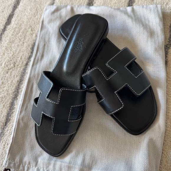 N/A Shoes - New - Iconic Black Slide Sandals